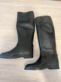 Stivali da equitazione neri marchio Aigle.