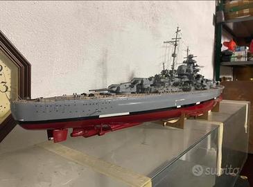 Nave Bismarck Hacette 2:100