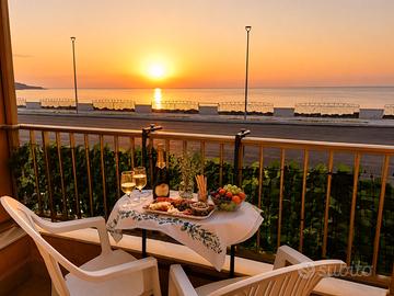 Fronte mare. Tramonti e relax