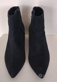 Stivaletti mod. Tronchetto in camoscio con zip