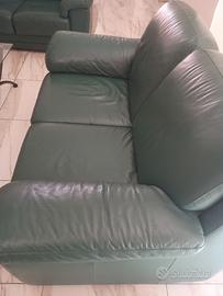 Divano biposto in pelle verde bosco 