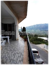 Appartamento di 145 m² con 3 locali e posto auto a