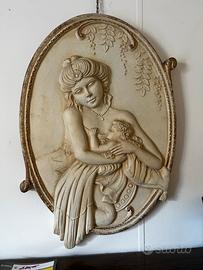 Bassoriliavo Maternita’ o Putti