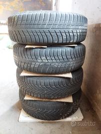 4 gomme invernali su cerchi per golf 7 e simili