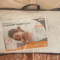 Guanciale  in  memory foam argent