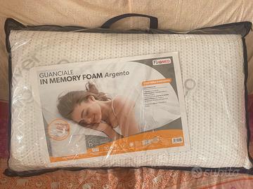 Guanciale  in  memory foam argent