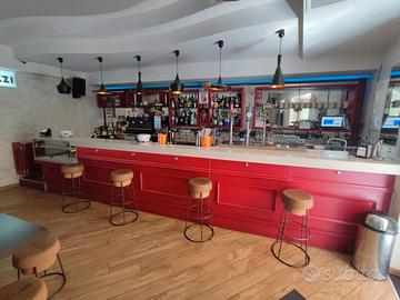 Attrezzatura completa lounge BAR