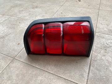 Faro posteriore Nissan Patrol GR