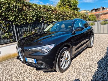Stelvio superaccessoriata