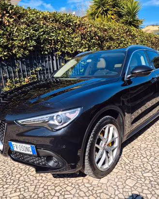 Stelvio superaccessoriata