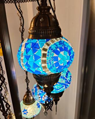 Lampada con piedistallo e tessere vetro