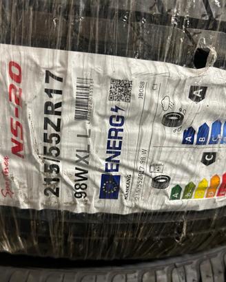 Gomme Nankang 215/55ZR 17 estive