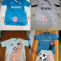 completino e maglie calcio napoli Roma Manchester 