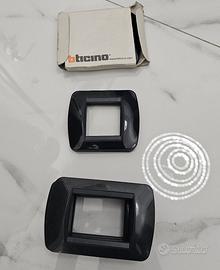 Placca Living International BTICINO ACCIAIO/NERO