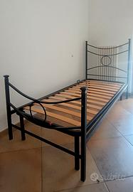 lettino singolo con rete in doghe 