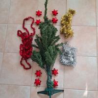 alberello Natale con addobbi