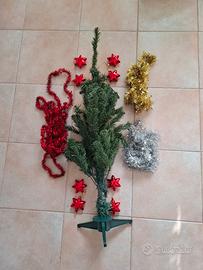 alberello Natale con addobbi