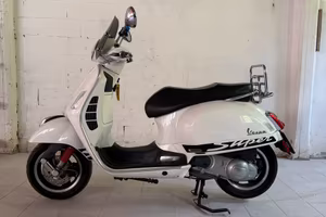 Vespa GTS 300 Super – 2017 – Bianca – 12.800 km