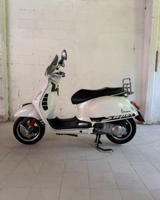Vespa GTS 300 Super – 2017 – Bianca – 12.800 km