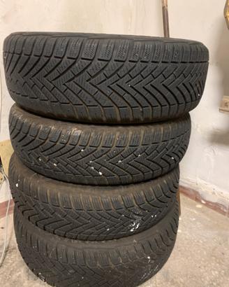 4 Pneumatici Vredestein 185/60 R15 88T invernali