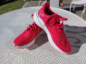 Scarpa running donna misura 38; usate pochissimo.
