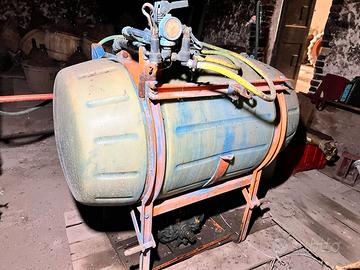 Botte irroratrice/atomizzatore  e solforatrice.