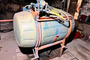 Botte irroratrice/atomizzatore  e solforatrice.