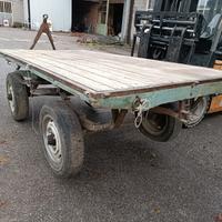rimorchietto a 2 assi con pianale in legno