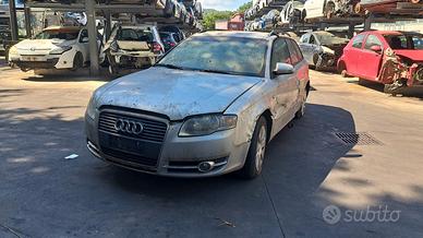 AUDI A4 2005 SOLO PER RICAMBI