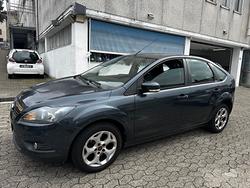 Ford Focus 1.6 (115CV) 5p. Bz.- GPL Ikon*CERCHI