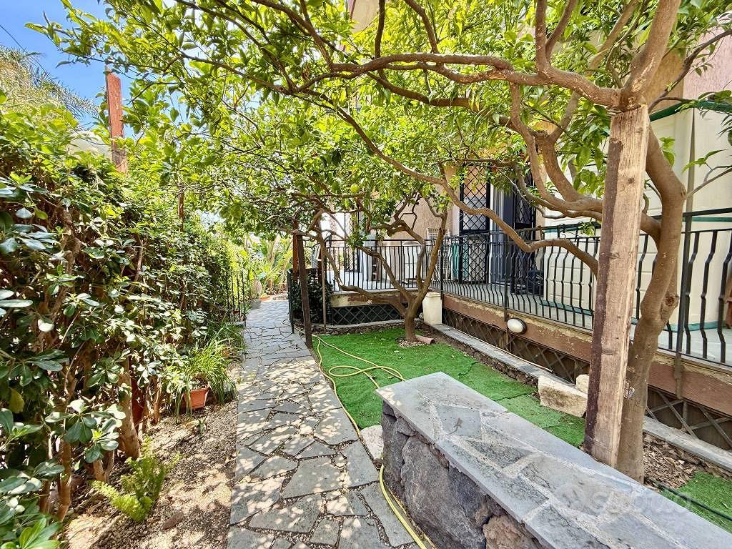 Appartamento di 145 m² con più di 5 locali e box a - Vista 4
