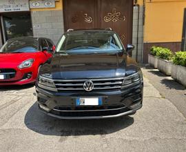 VOLKSWAGEN Tiguan 2.0 TDI 4X4 DSG TETTO-MATRIX-L