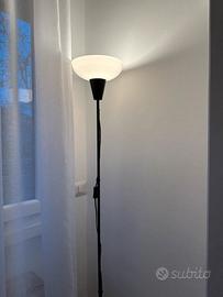 Lampada alta camera da letto