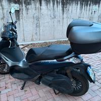 Beverly 300s