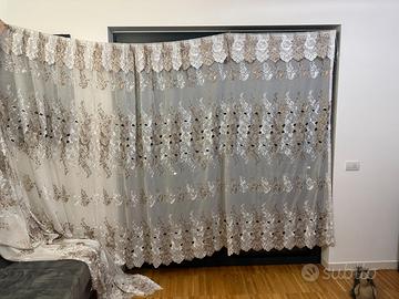 Tenda classica floreale ricamata con merletti