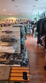 NEGOZIO ABBIGLIAMENTO SPORTIVO 