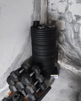 attrezzature pesi crossfit palestra 