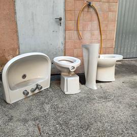 Sanitari tradizionali a terra