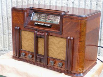 Radio a valvole Silvertone del 1941 restaurata