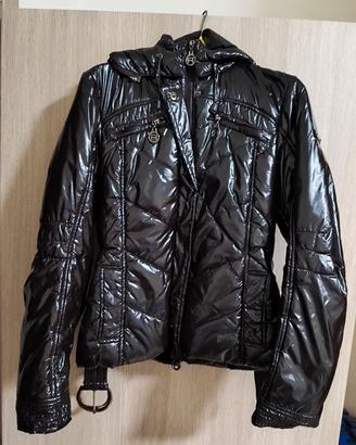 Piumino imbottito taglia M
marchio Artigli