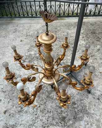 Lampadario in legno stile barocco