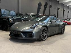 PORSCHE 911 Carrera 4