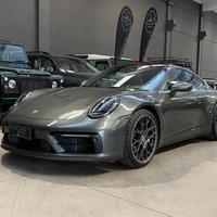 PORSCHE 911 Carrera 4