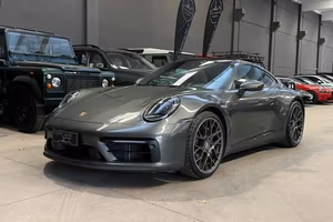 PORSCHE 911 Carrera 4