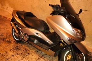 Yamaha T Max - 2005