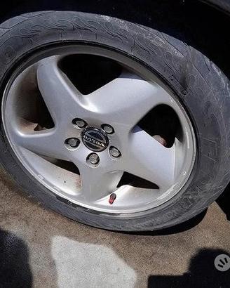 Cerchi In Lega Da 16" Modello HYDRA Per Volvo 850