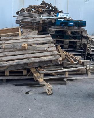bancali pallet legno rotti