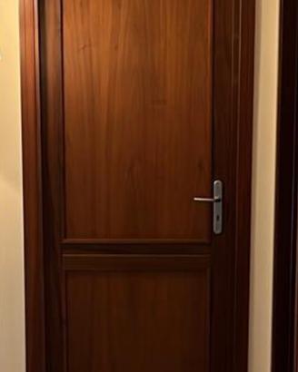 Porte di buona manifattura colore noce