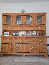credenza in legno di abete