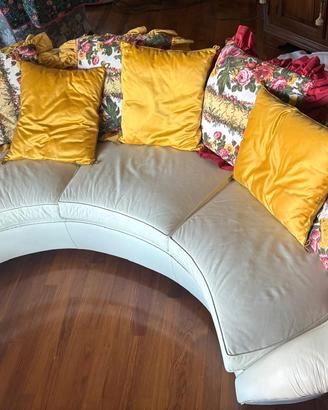divano curvo pelle bianca vintage -3/4 posti